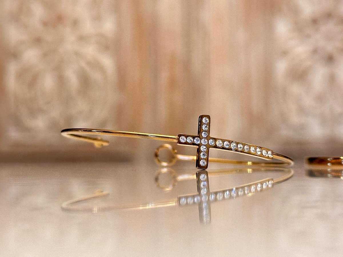 Beautiful Italian Designer Statement Bangle Set