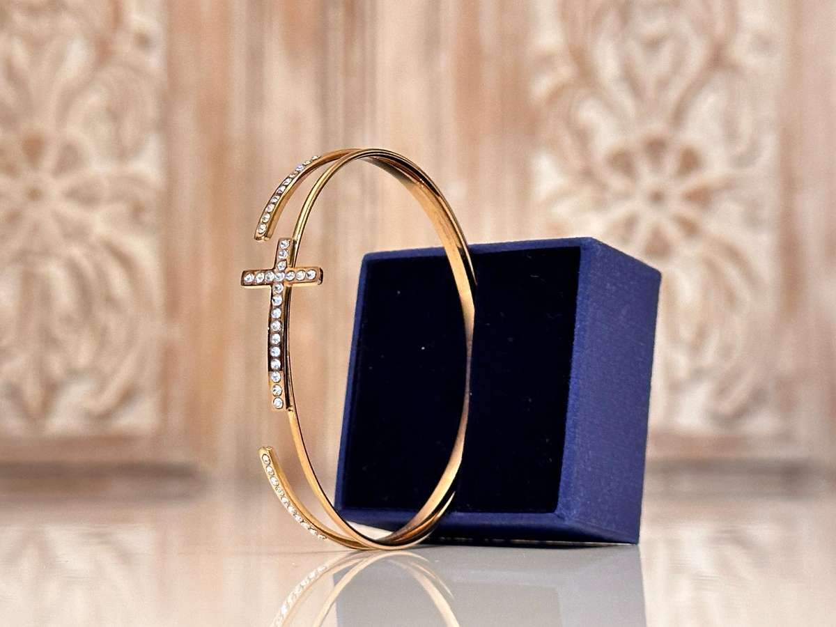 Beautiful Italian Designer Statement Bangle Set