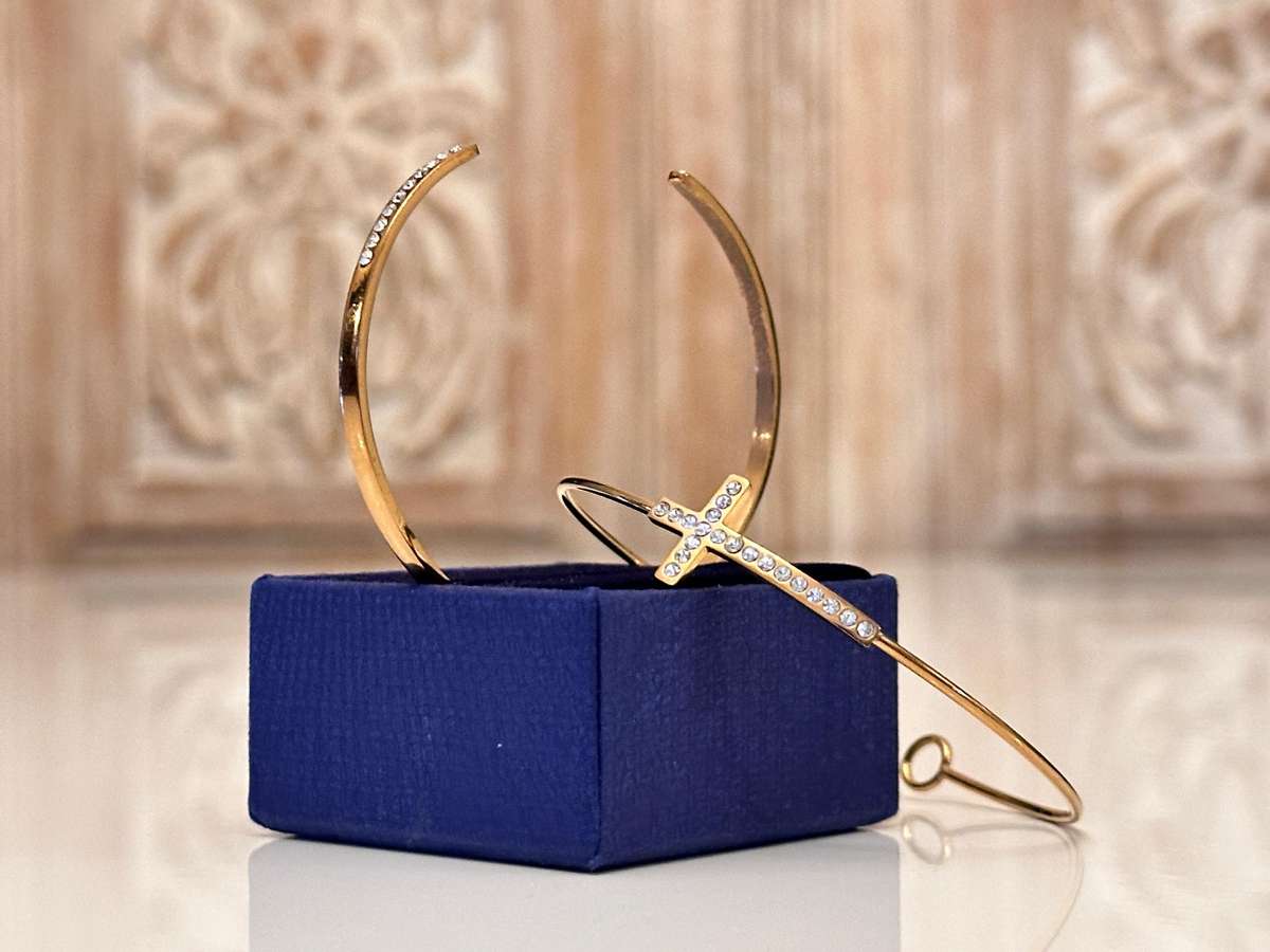 Beautiful Italian Designer Statement Bangle Set