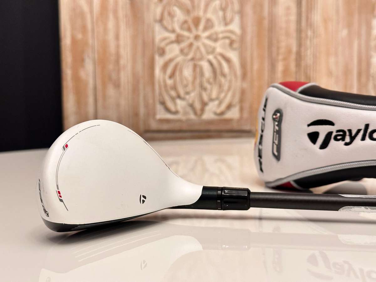 TaylorMade 3 -18 Hybrid with Headcover
