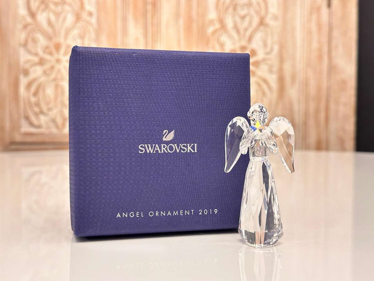 SWAROVSKI Exquisite Limited Edition Collectable with Original Box