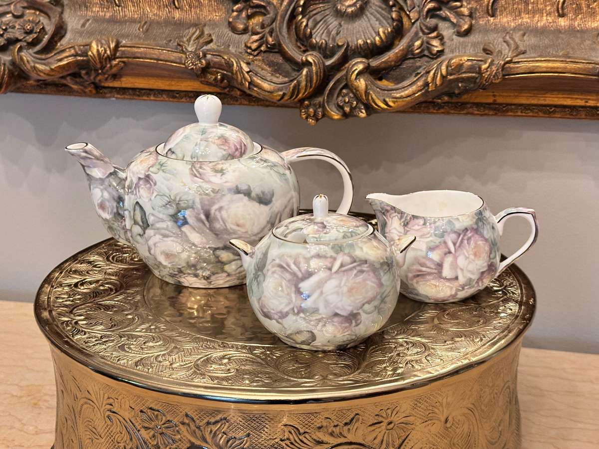 Beautiful Vintage MAXWELL WILLIAMS Tea Set