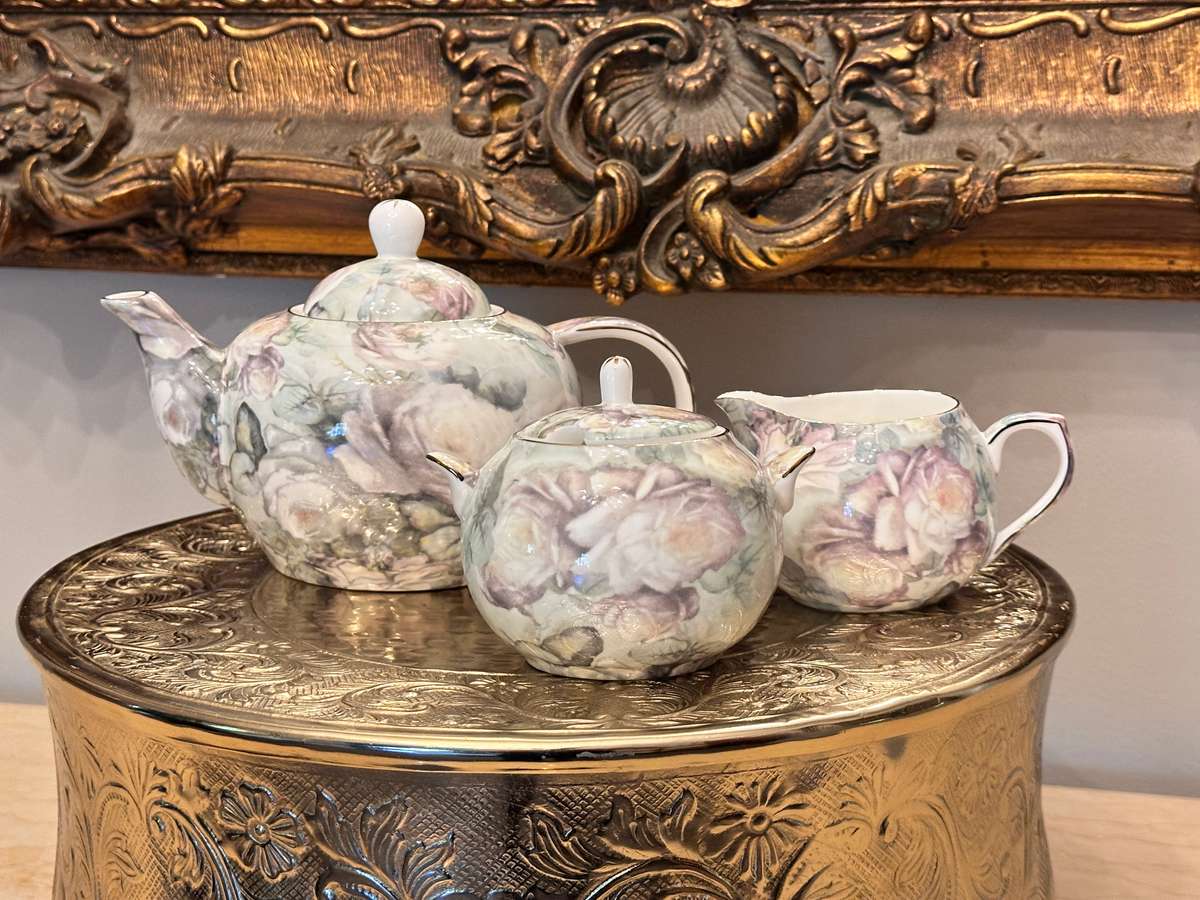 Beautiful Vintage MAXWELL WILLIAMS Tea Set