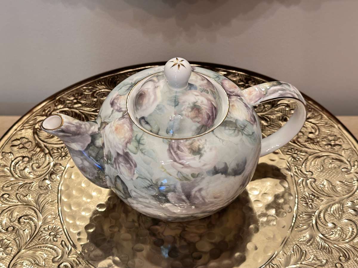 Beautiful Vintage MAXWELL WILLIAMS Tea Set