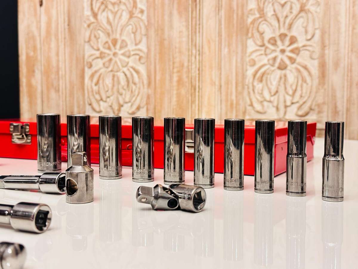 MasterCraft Complete Ratchet & Socket Set 3/8 Inch in Case