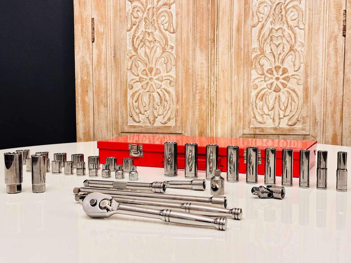 MasterCraft Complete Ratchet & Socket Set 3/8 Inch in Case