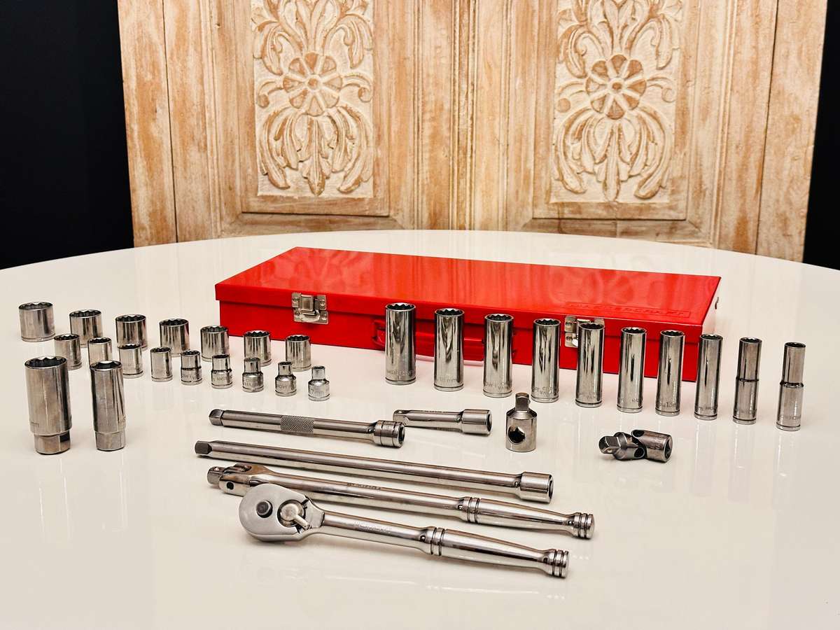 MasterCraft Complete Ratchet & Socket Set 3/8 Inch in Case