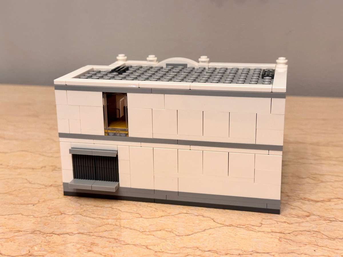 Iconic LEGO Store Collectable