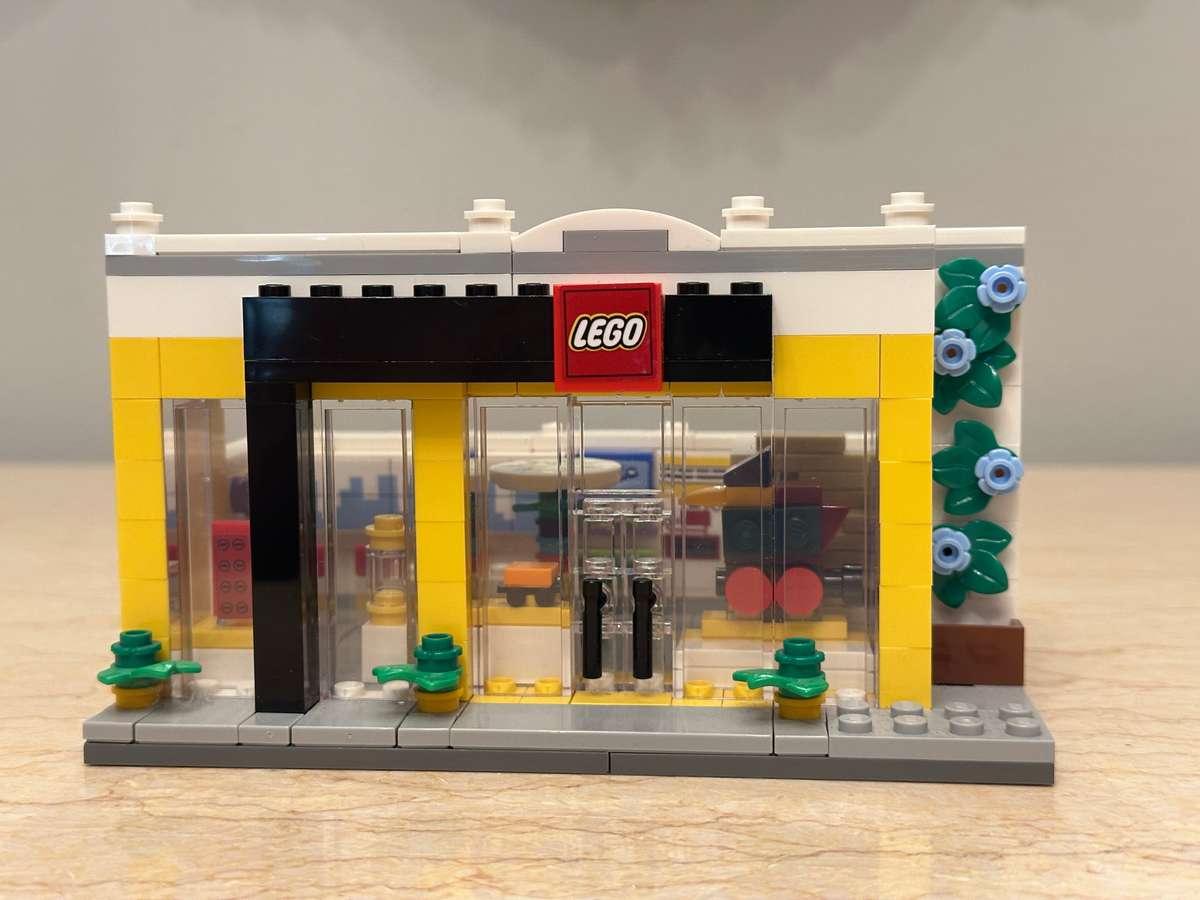 Iconic LEGO Store Collectable