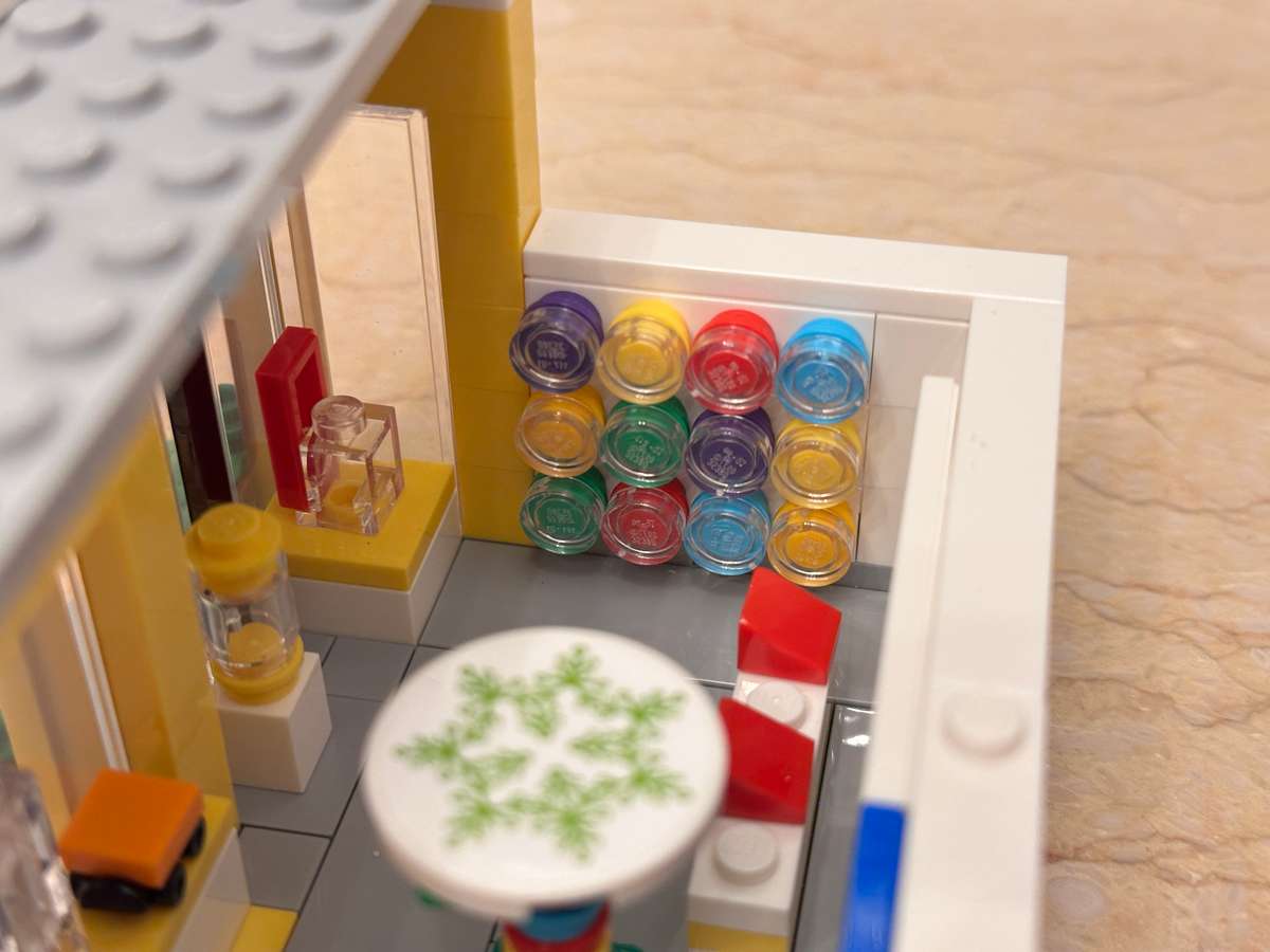 Iconic LEGO Store Collectable