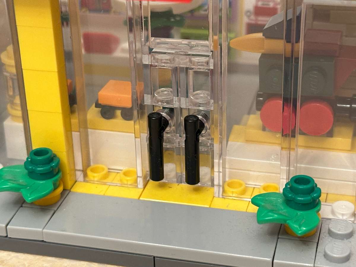 Iconic LEGO Store Collectable