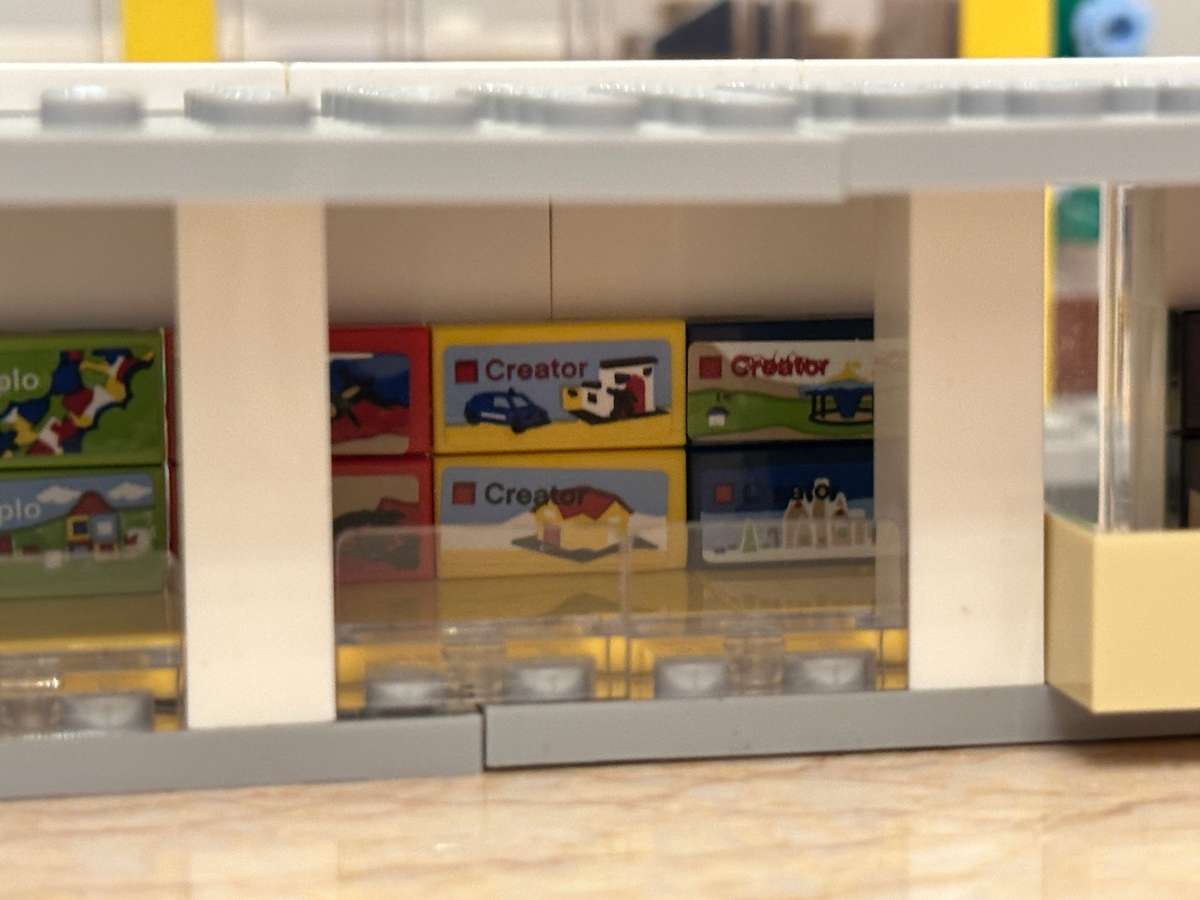 Iconic LEGO Store Collectable