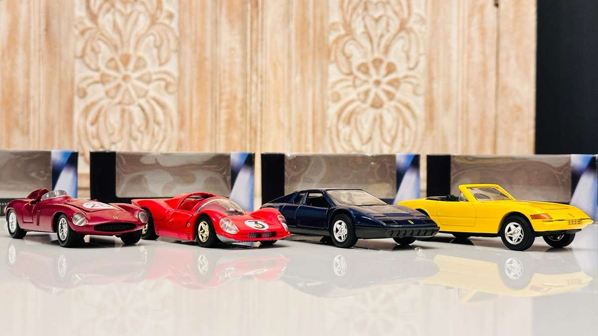 FERRARI Collectable Diecast Vintage Model Car Collection
