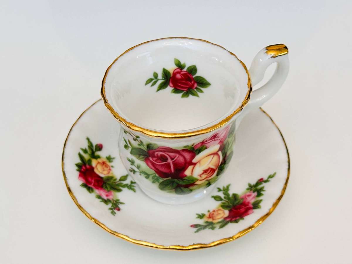 Royal Albert Iconic Old Country Roses Miniature Collectable