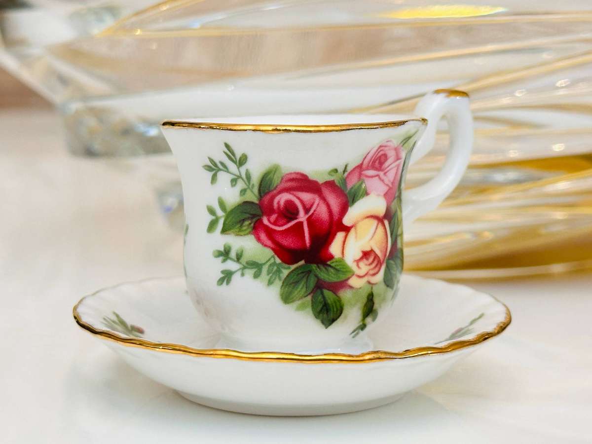 Royal Albert Iconic Old Country Roses Miniature Collectable