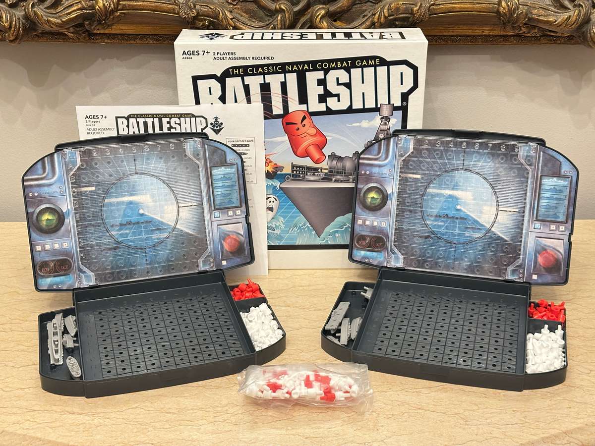 Original Hasbro BATTLESHIP Board Game
