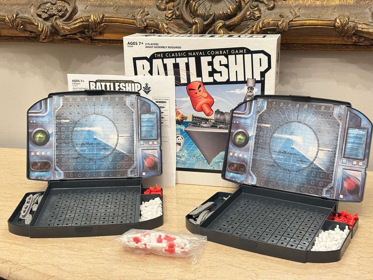 Original Hasbro BATTLESHIP Board Game