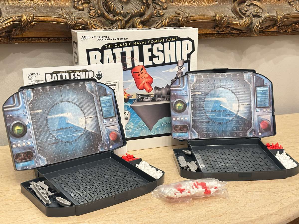 Original Hasbro BATTLESHIP Board Game