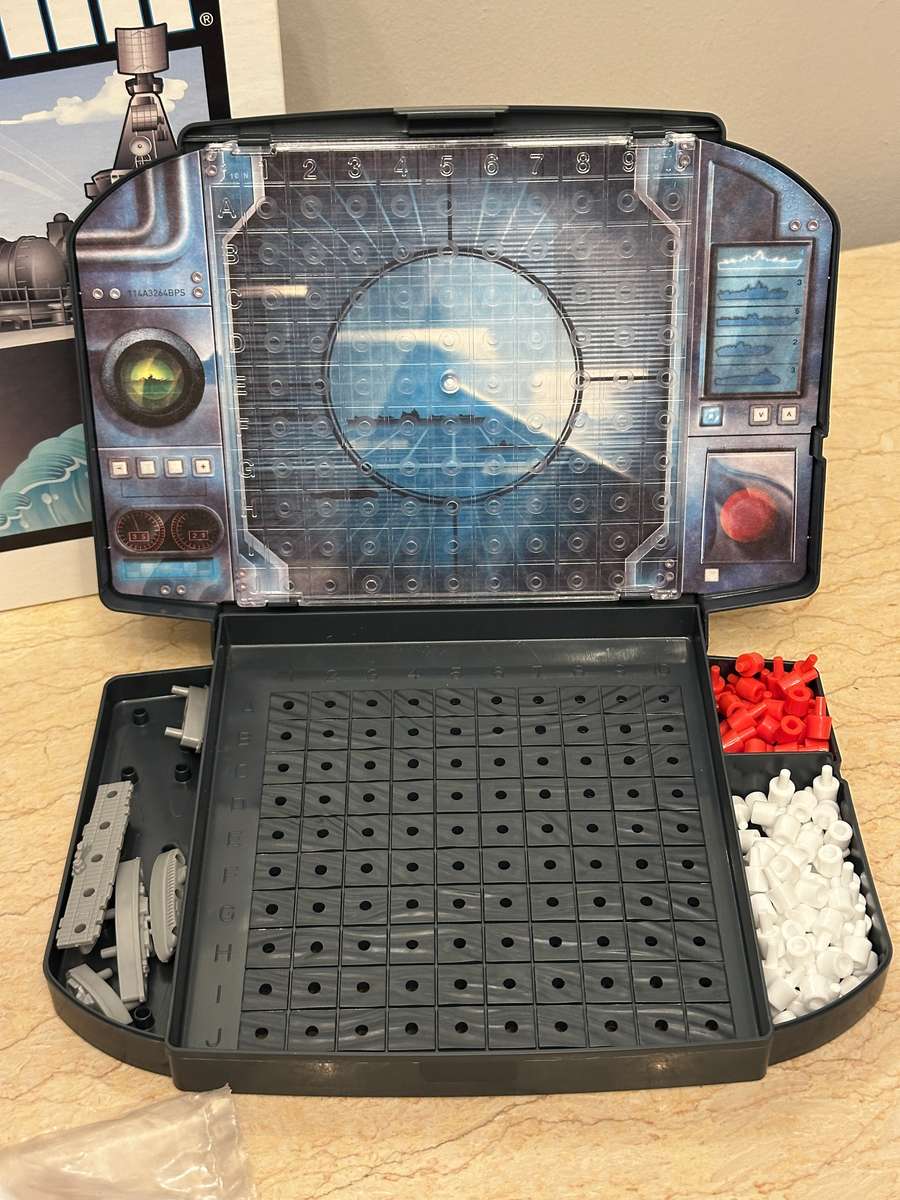 Original Hasbro BATTLESHIP Board Game