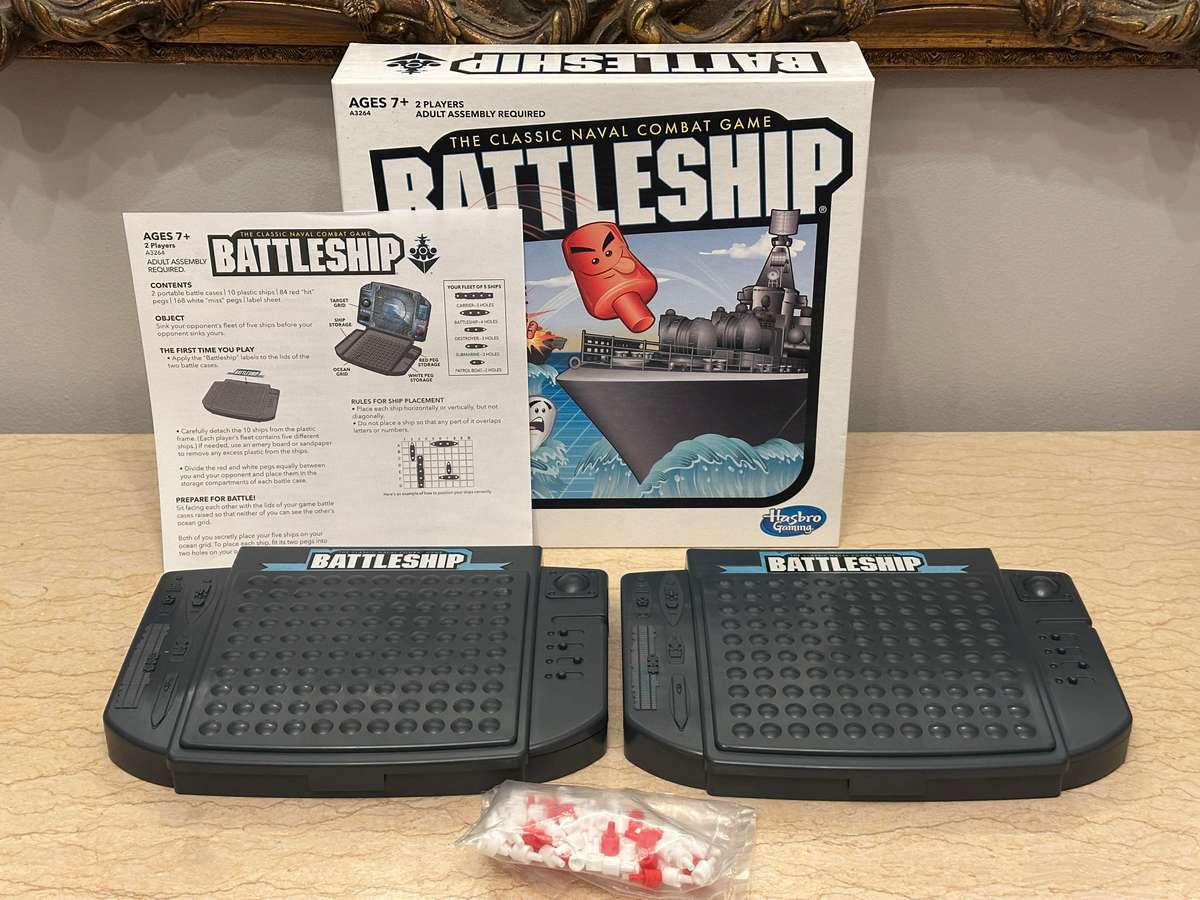 Original Hasbro BATTLESHIP Board Game