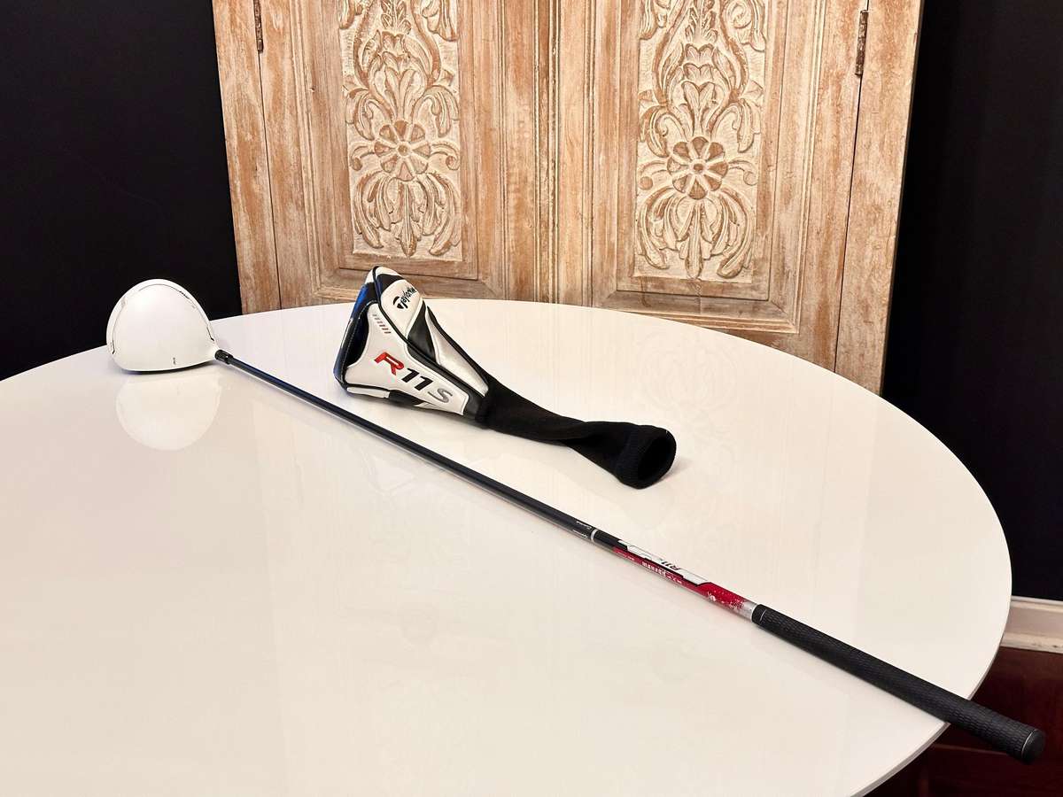 TaylorMade R11 S Driver with Headcover