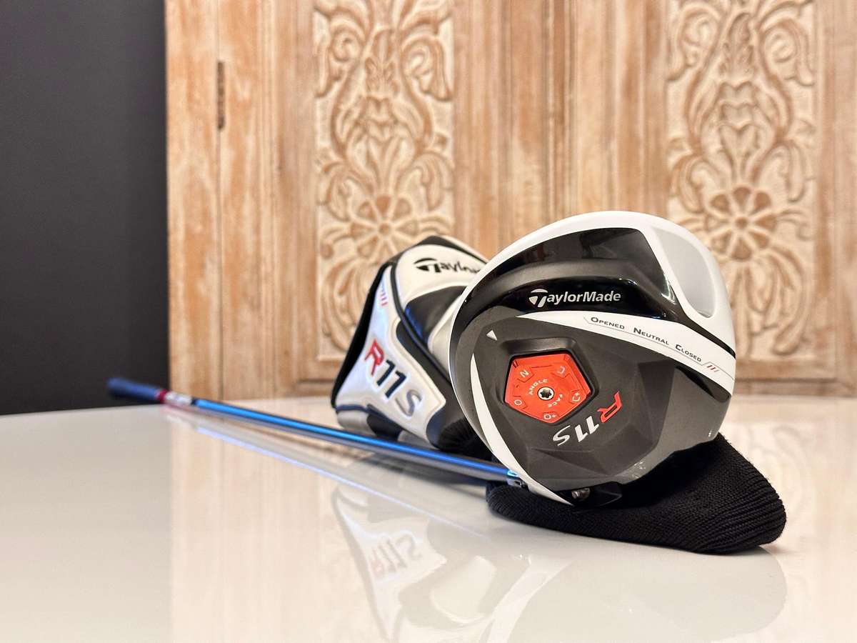 TaylorMade R11 S Driver with Headcover
