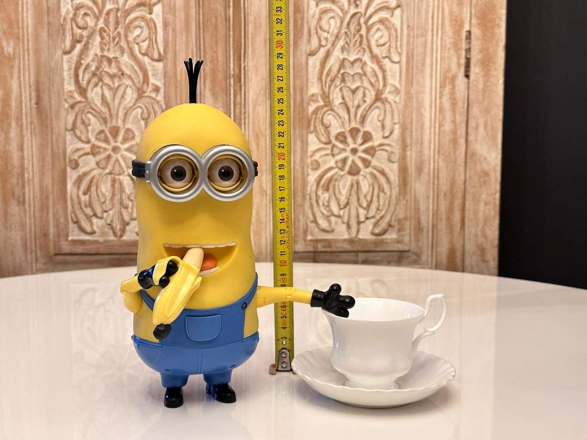Large Interactive Talking Minion Kevin Collectable with Original Box