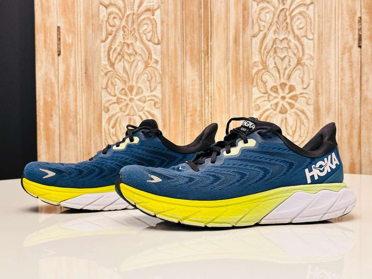 HOKA Arahi 6 Running / Training Shoes