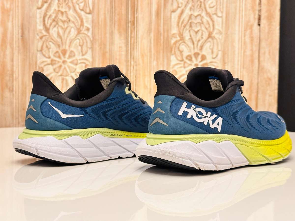 HOKA Arahi 6 Running / Training Shoes