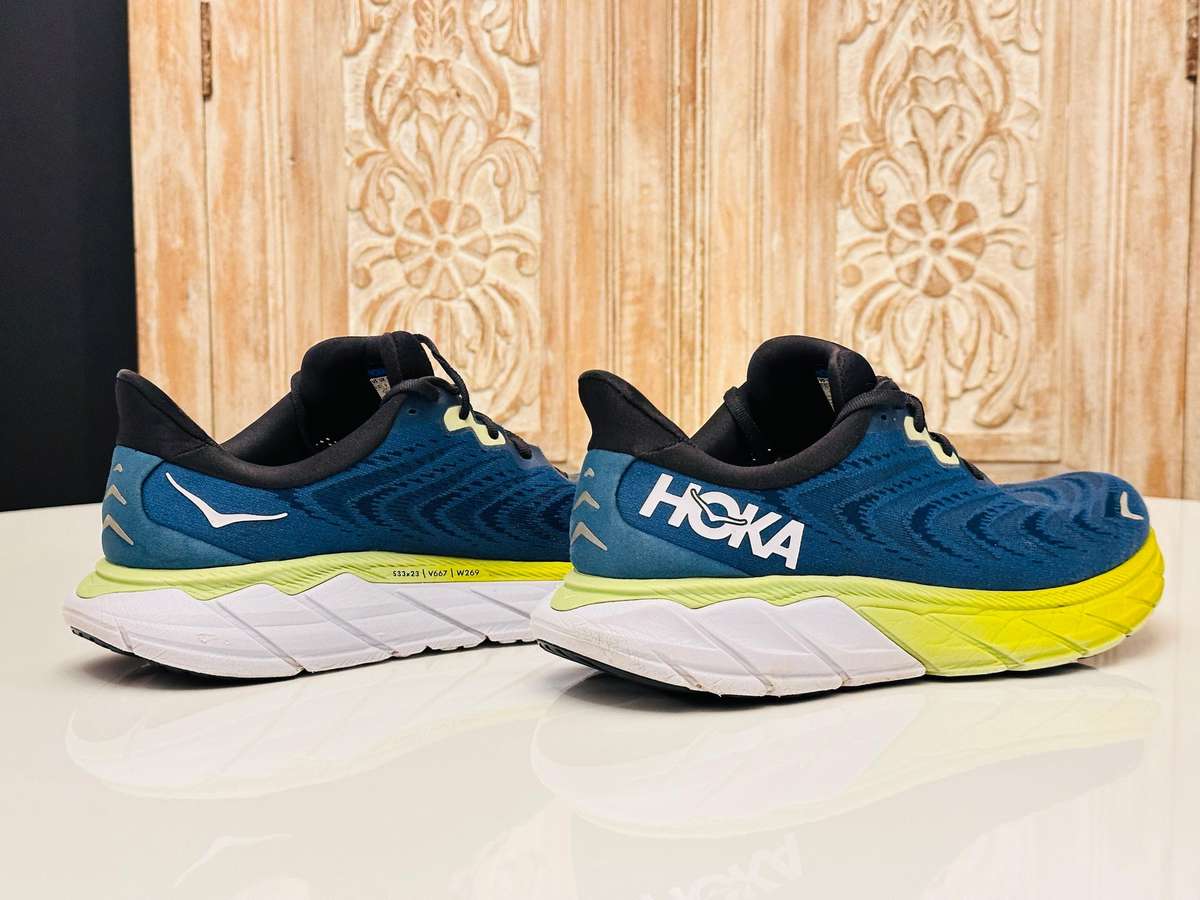 HOKA Arahi 6 Running / Training Shoes