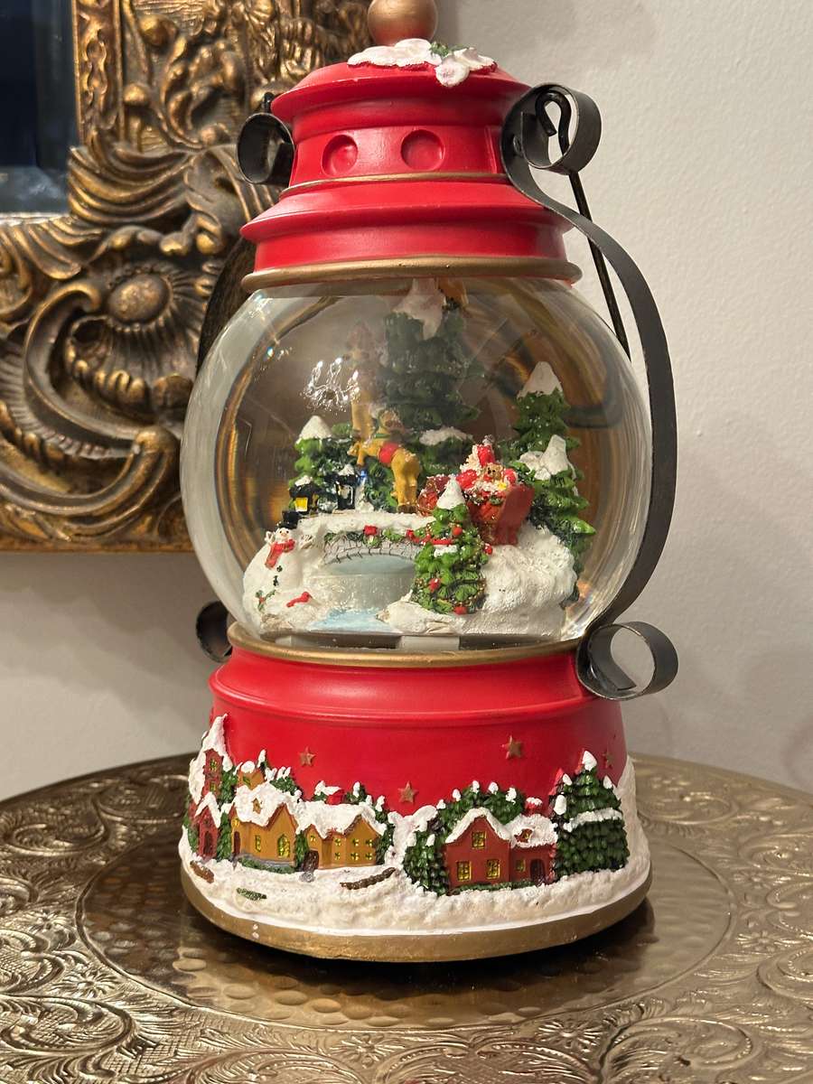 Exquisite Light up Musical Large SNOW GLOBE