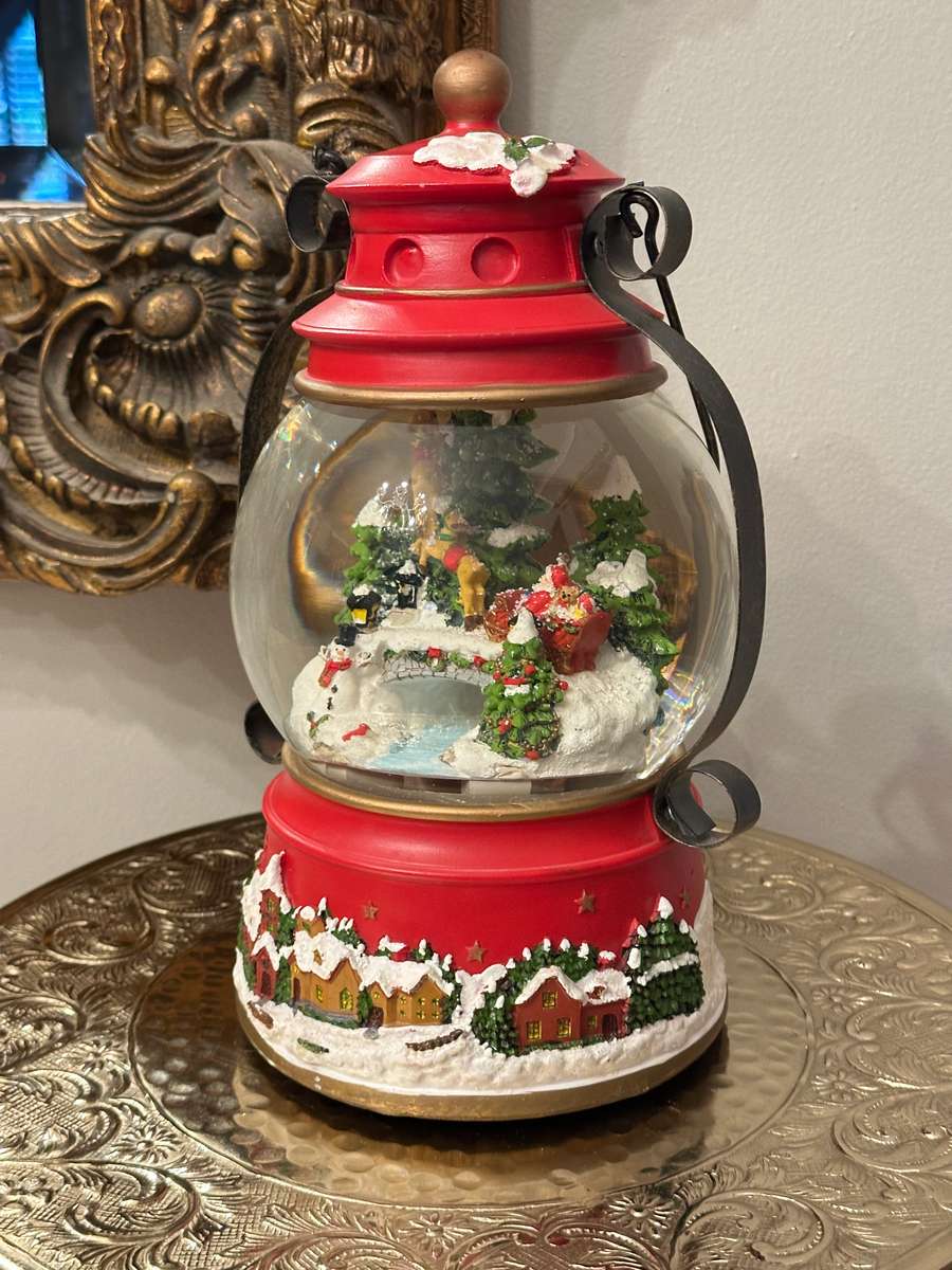 Exquisite Light up Musical Large SNOW GLOBE