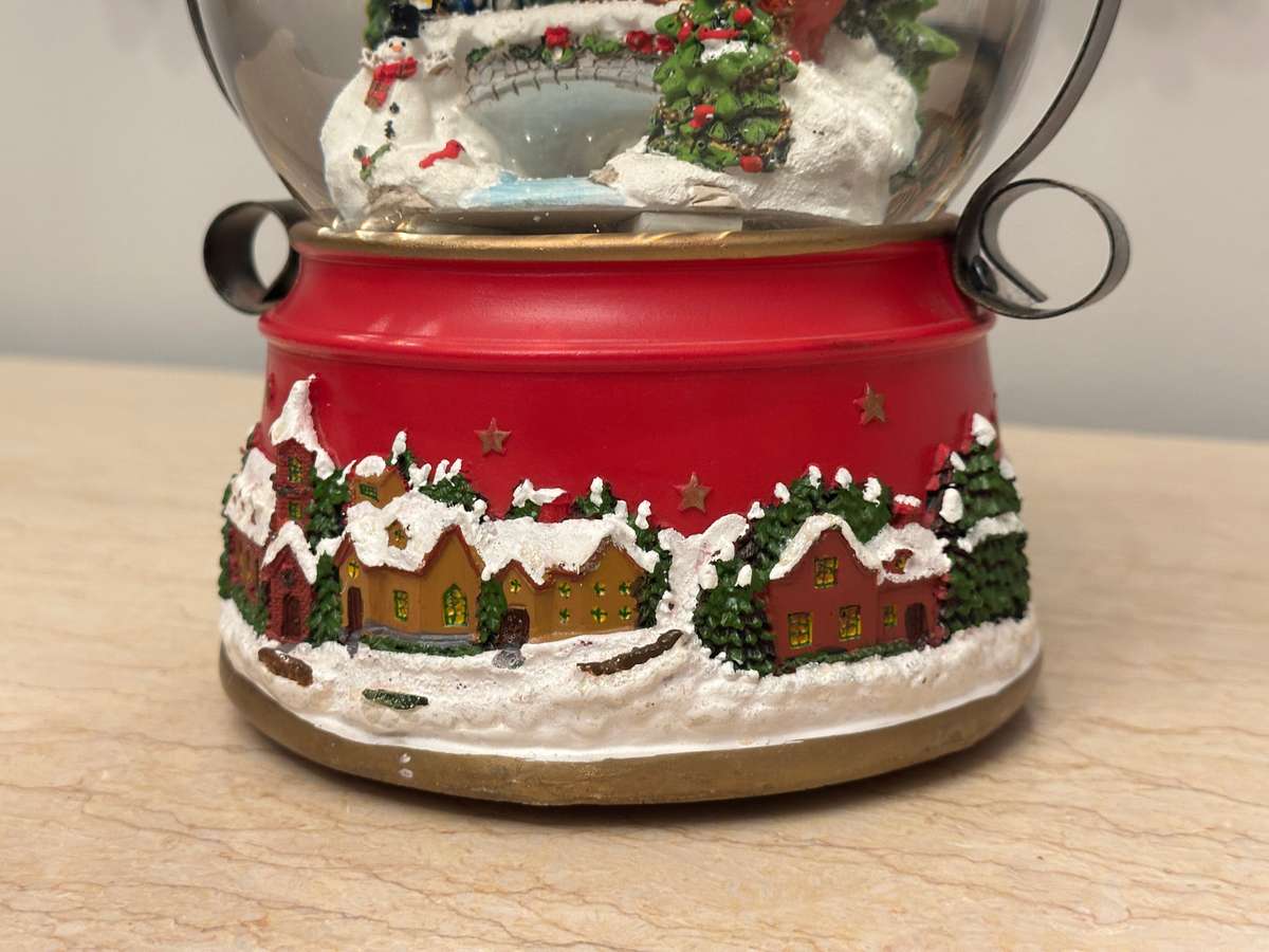 Exquisite Light up Musical Large SNOW GLOBE