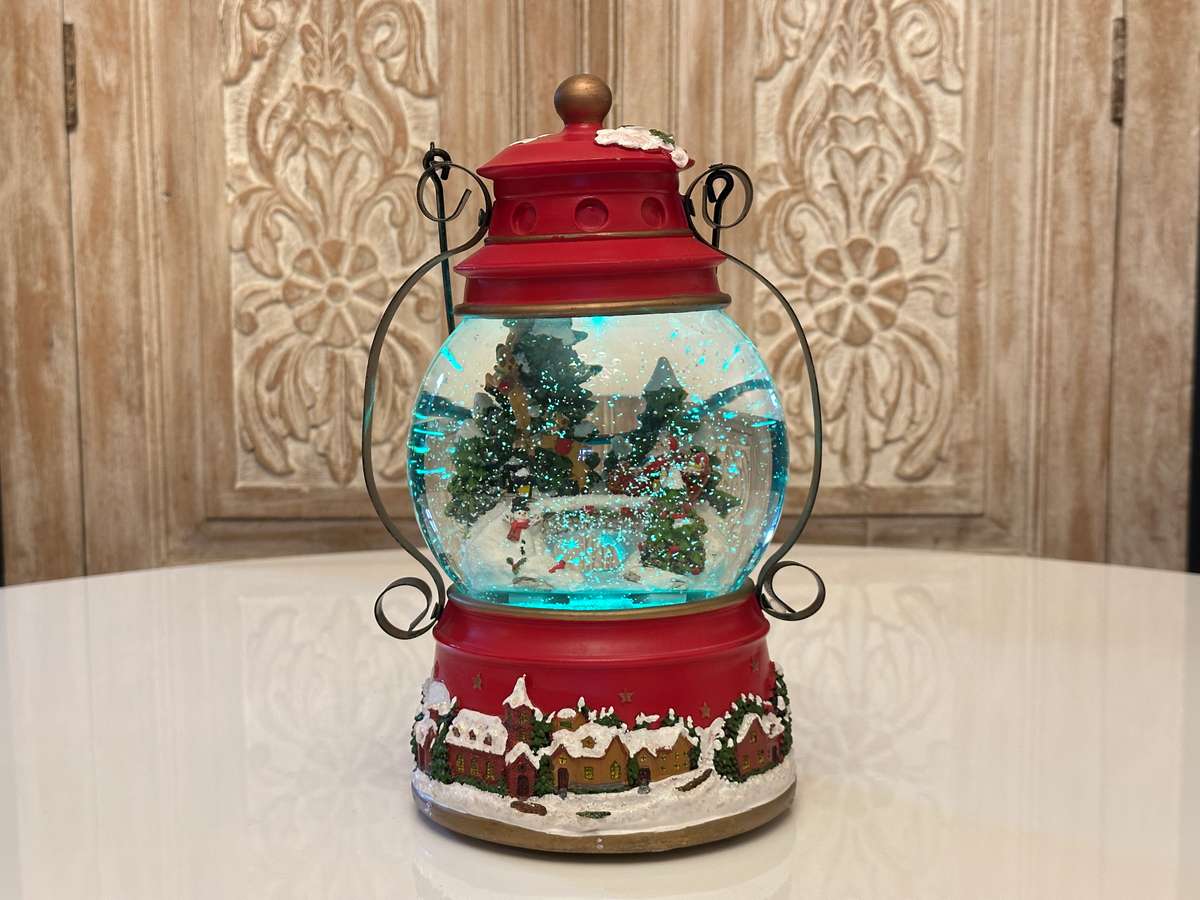 Exquisite Light up Musical Large SNOW GLOBE