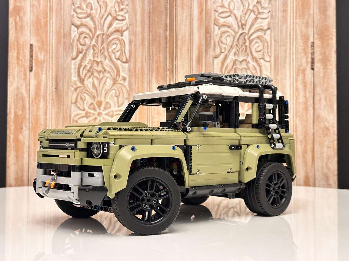 Lego Land Rover Defender Technic 2573pcs - Retired With Original Box