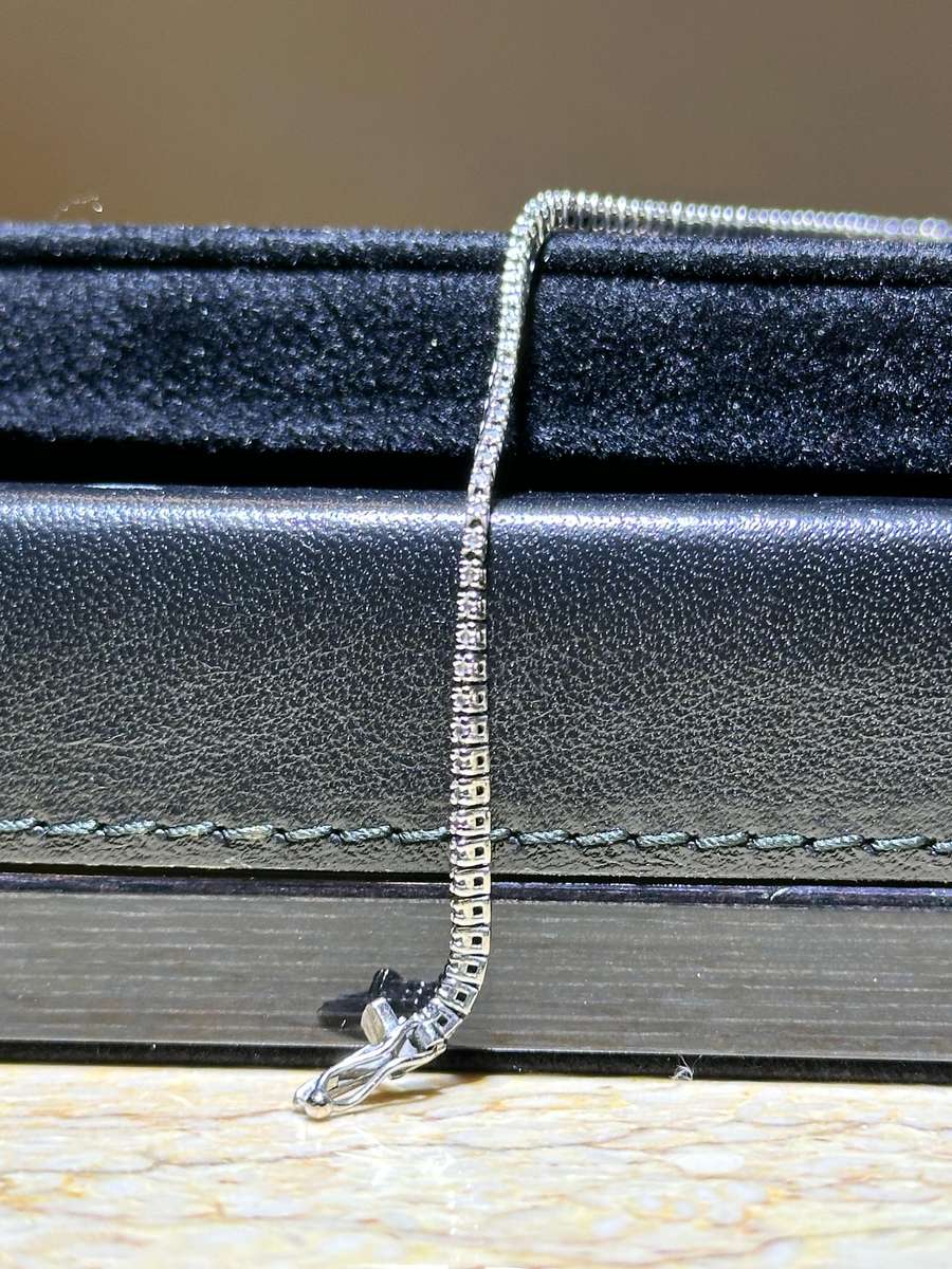 9CT White Gold with 1 Carat Natural Diamonds Tennis Bracelet
