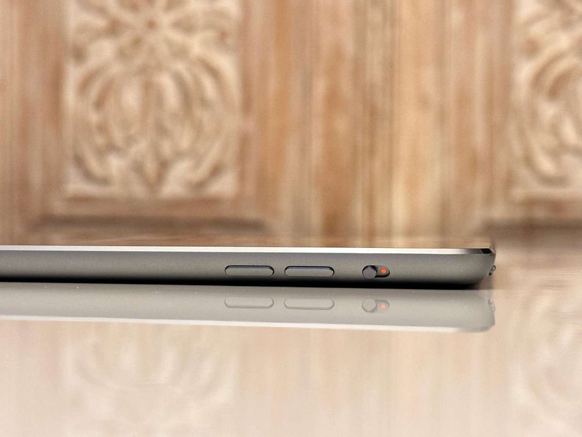 Apple IPad Air Wi-Fi-Cellular 64GB