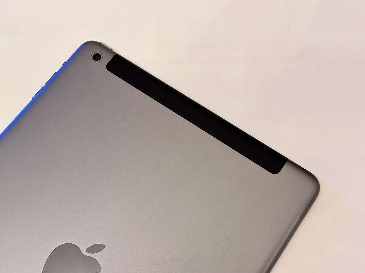 Apple IPad Air Wi-Fi-Cellular 64GB