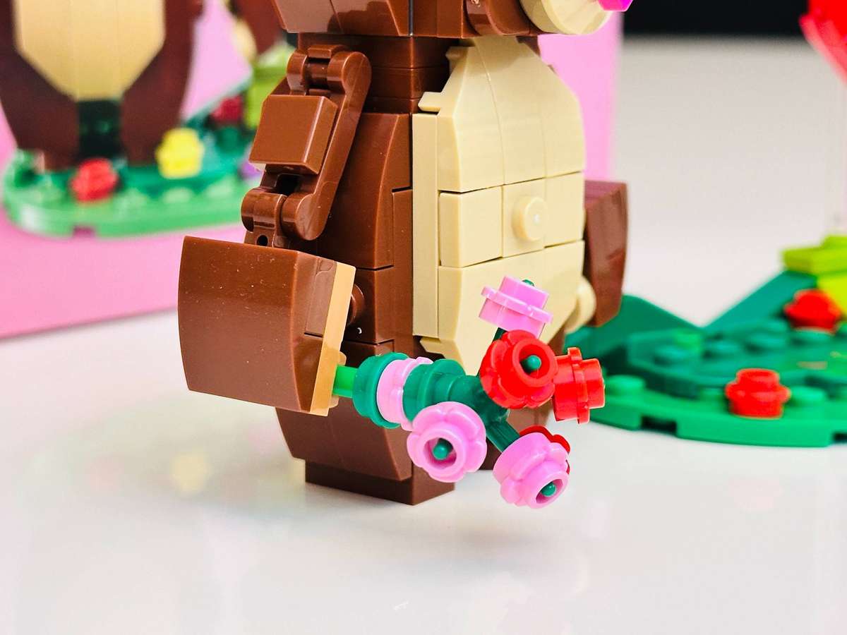 Lego Iconic Bears Collectable Set with Original Box