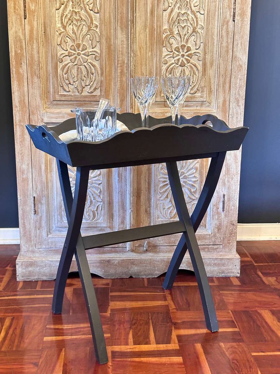 Stylish Design Serving Tray with Stand