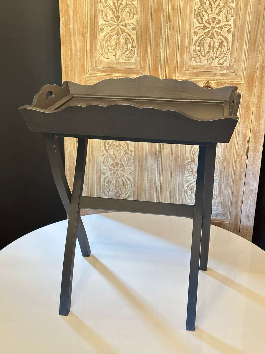 Stylish Design Serving Tray with Stand