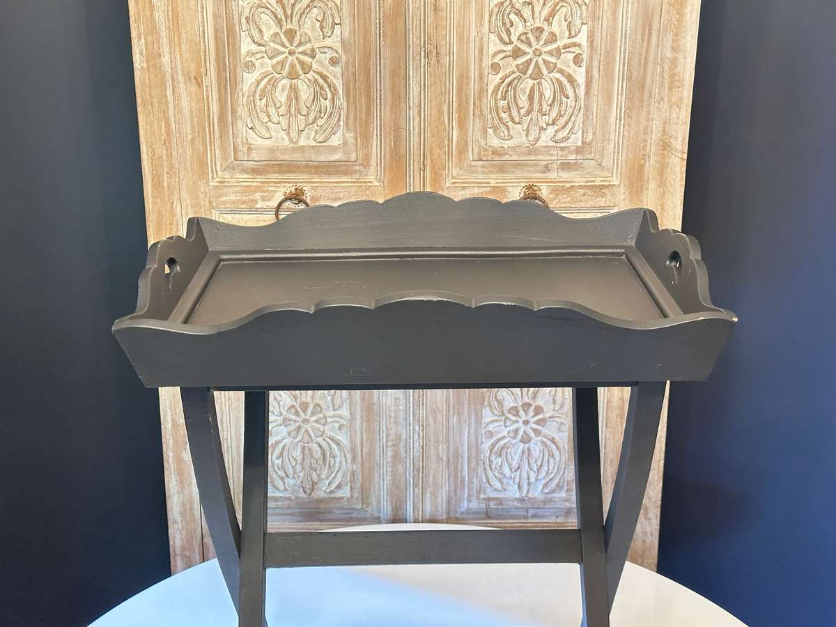 Stylish Design Serving Tray with Stand