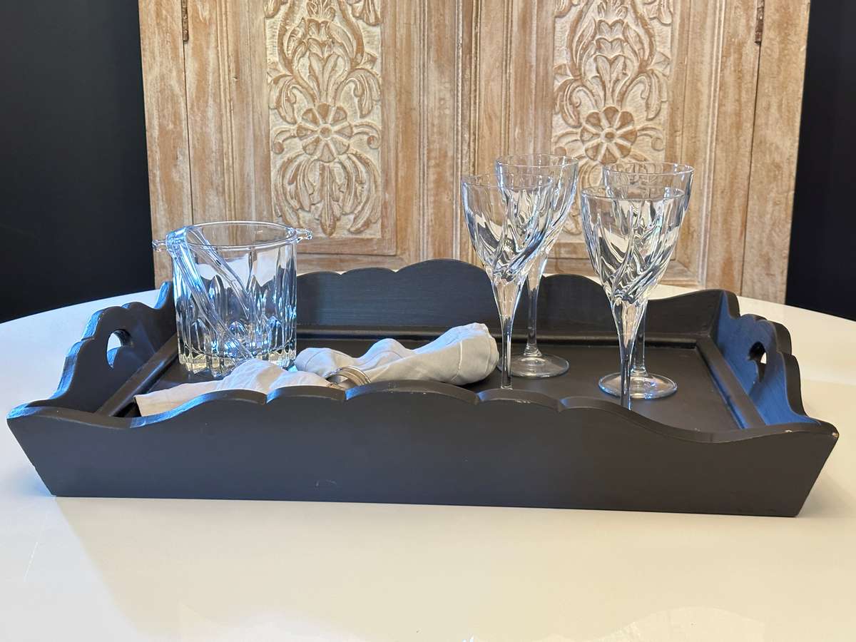 Stylish Design Serving Tray with Stand