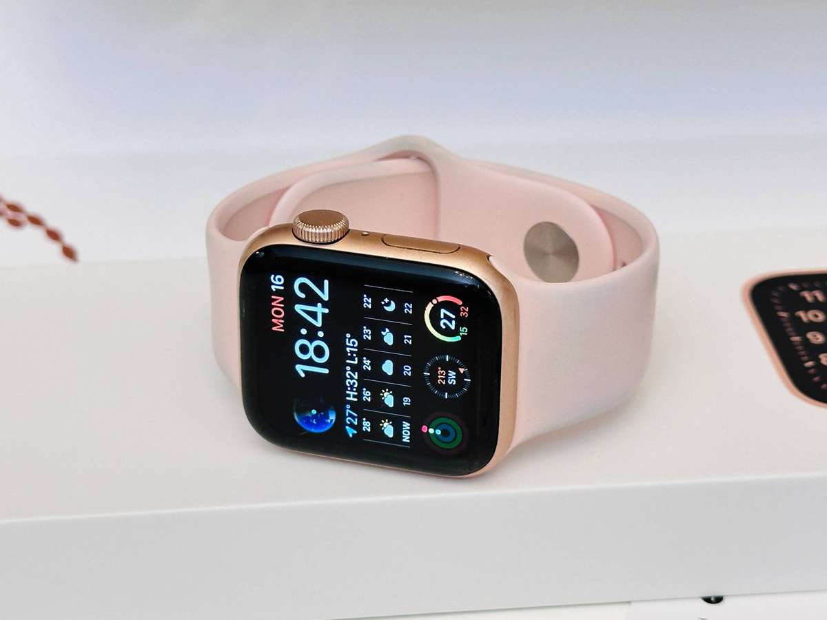 Apple Watch SE 40mm With Original Box