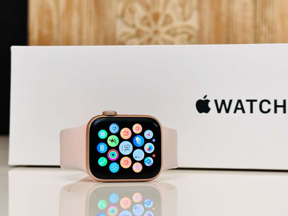 Apple Watch SE 40mm With Original Box