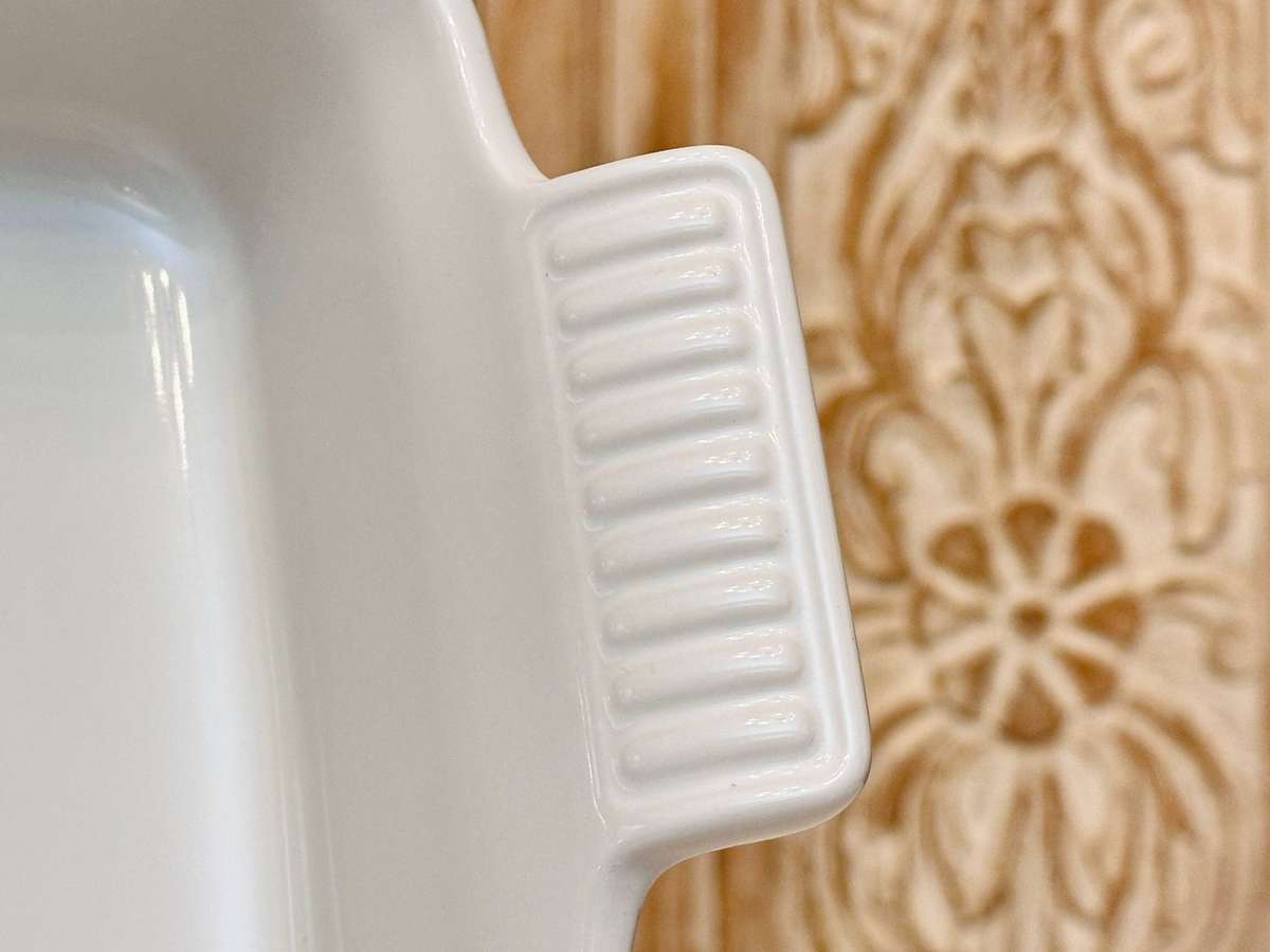 Le Creuset Signature Stoneware Roasting Serving Dish