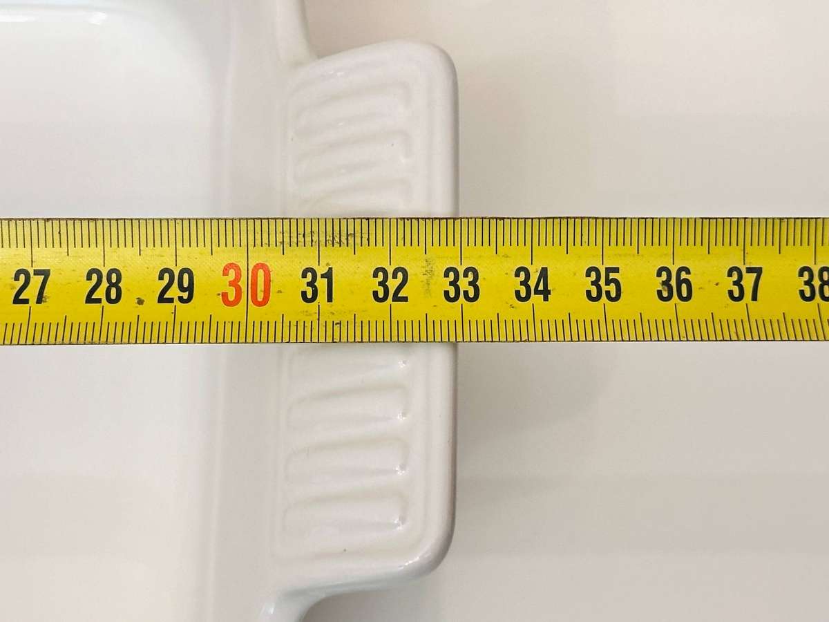 Le Creuset Signature Stoneware Roasting Serving Dish