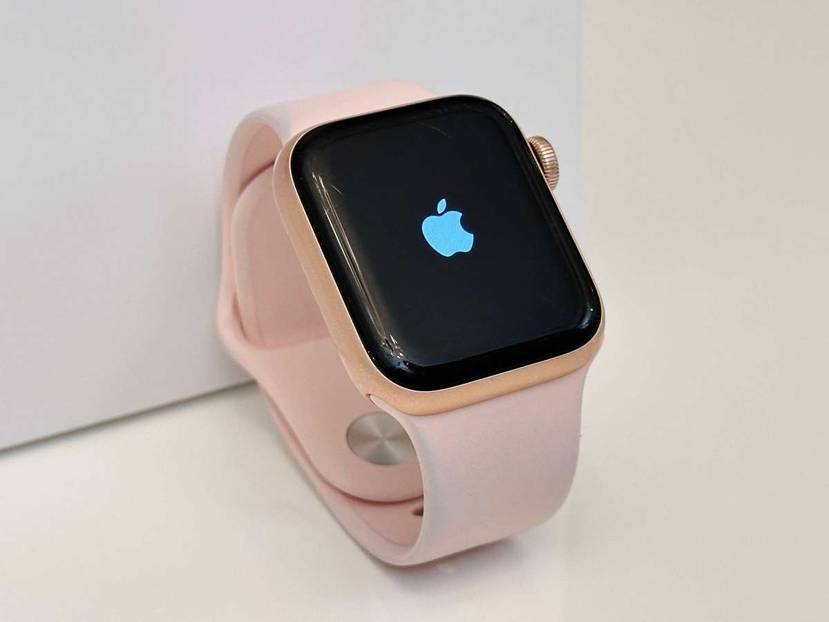 Apple Watch SE 40mm With Original Box
