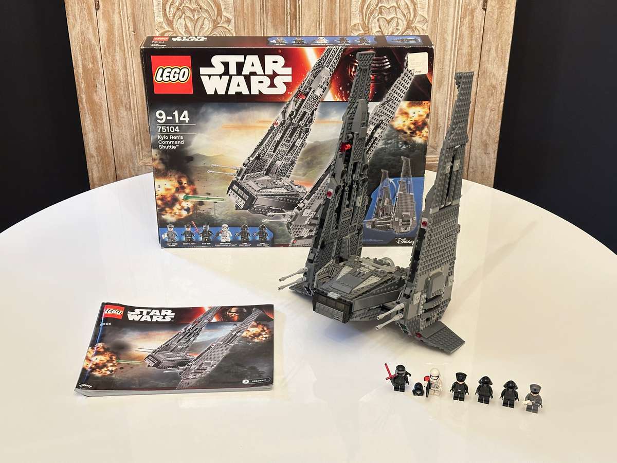 LEGO STAR WARS Kylo Rens Command Shuttle Collectable - LARGE