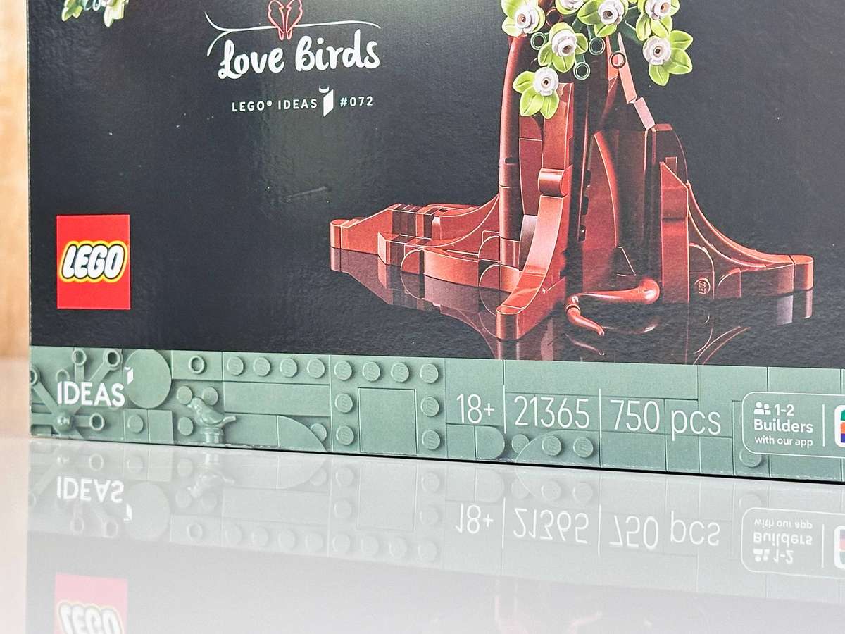 Lego Ideas Love Birds Large Collectable Set with Original Box